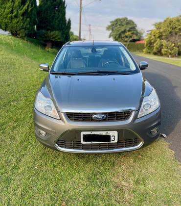 FORD FOCUS 2.0 TITANIUM HATCH 16V FLEX 4P MANUAL FORD FOCUS 2.0 TITANIUM HATCH 16V FLEX 4P MANUAL